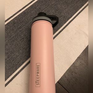 Travel mug hot or cold with location for tea.